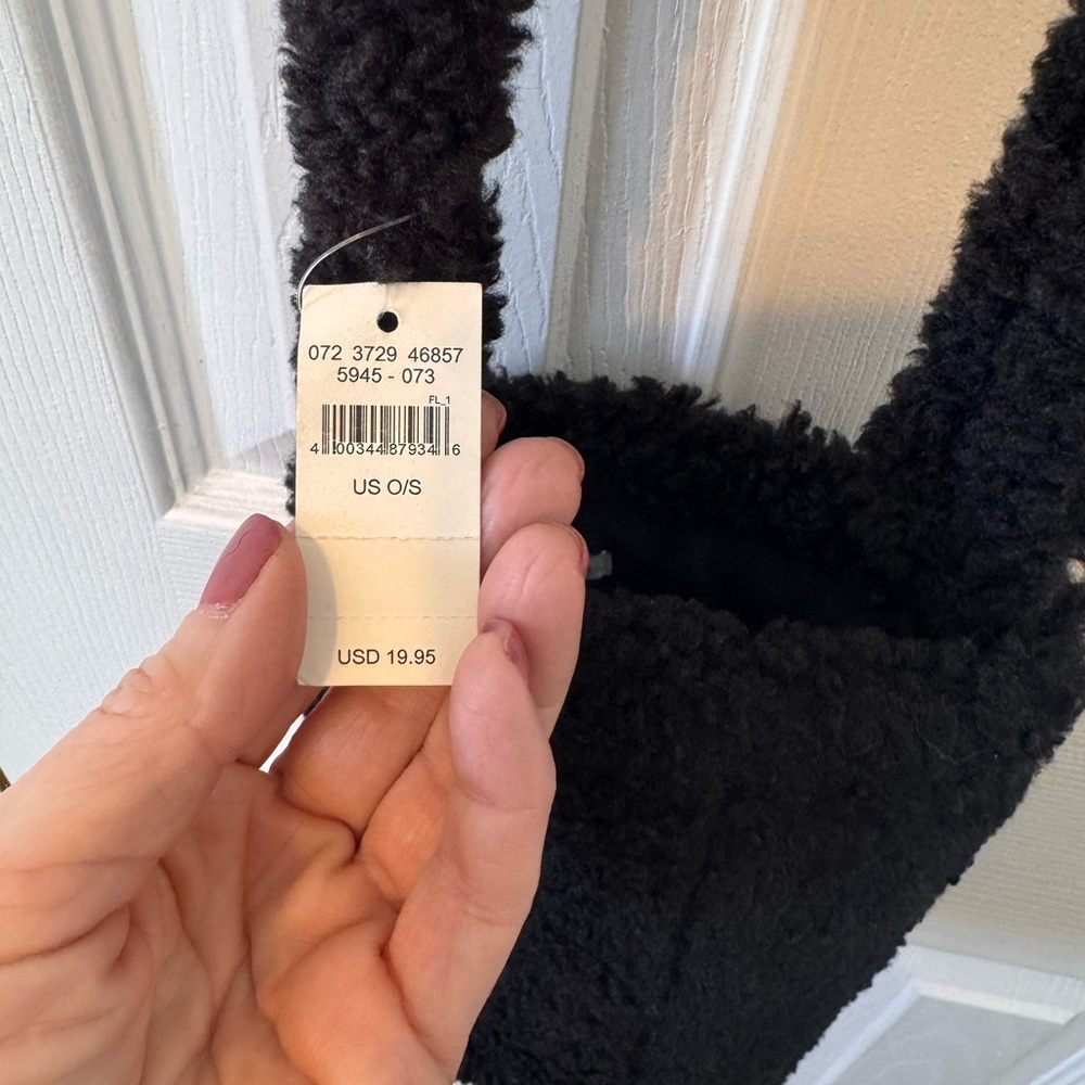 Aerie NWTS Black Fuzzy Soft Sherpa Shoulder Tote Bag Faux Shearling  Lightweight - Picture 4 of 9